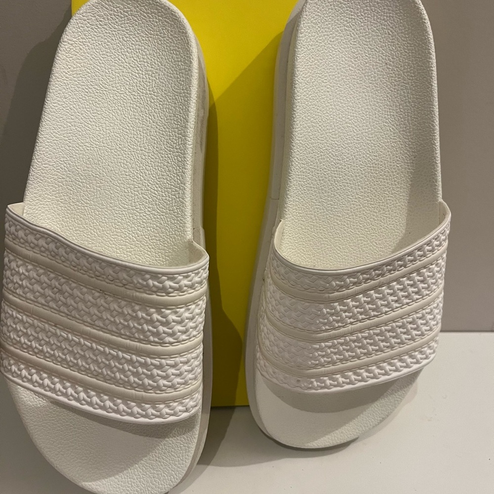 Adidas adilette bones platform slides -white